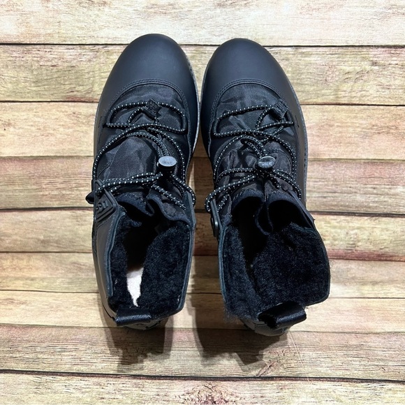 Ugg Toggle Rising Ankle Boots - Picture 7 of 10